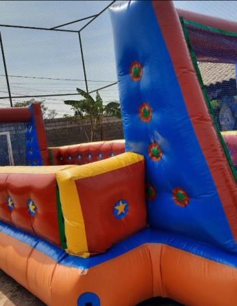 futebol-de-sabao-8x4